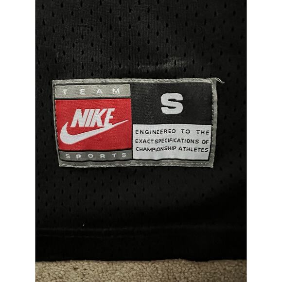 Vintage Allen Iverson Black Nike Jersey, Philadelphia 76ers, Philly 3 Sm - Picture 4 of 9